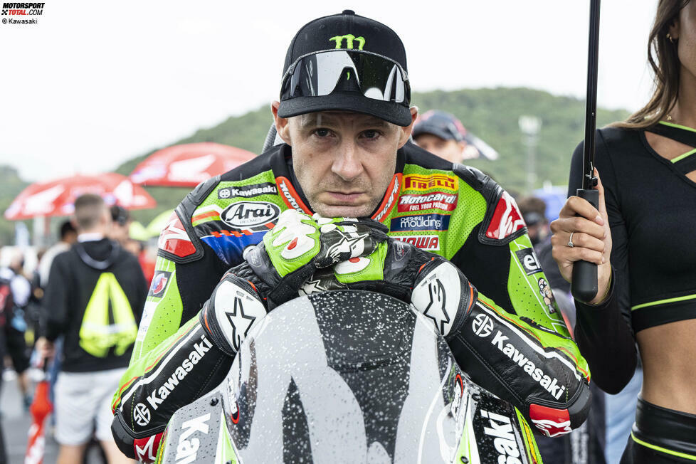 Ähnlich sieht es 2023 aus. Rea steht im Kampf um den Titel mit Kawasaki erneut hintenan - und trifft eine radikale Entscheidung für seine Zukunft. Für 2024/25 unterschreibt ...