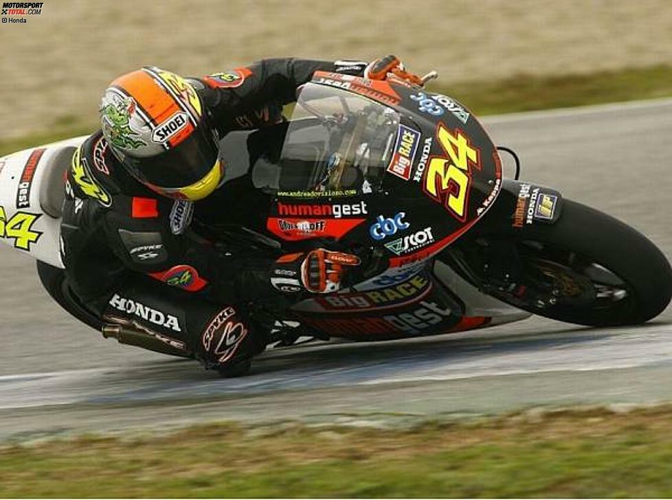 2005 führt ihn der Weg in die 250er-Klasse. Die Debütsaison beendet Dovizioso als WM-Dritter. 2006 und 2007 hat er mit der Honda kaum eine Chance gegen die Aprilia von Jorge Lorenzo. Dovizioso gewinnt in diesen beiden Jahren vier Rennen und wird jeweils hinter Lorenzo Vizeweltmeister.