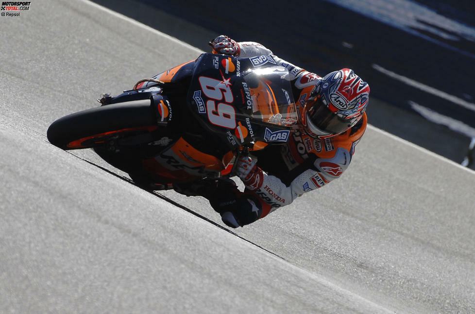 2005 geht es aufwärts. Die MotoGP-Szene kehrt nach Laguna Seca zurück. Die US-Stars haben einen klaren Streckenvorteil. Hayden fährt von der Pole einen ungefährdeten Sieg heraus, seinen ersten MotoGP-Sieg. 2005 zeigt Hayden Stärke, denn er holt drei Poles, sechs Podestplätze und wird WM-Dritter.