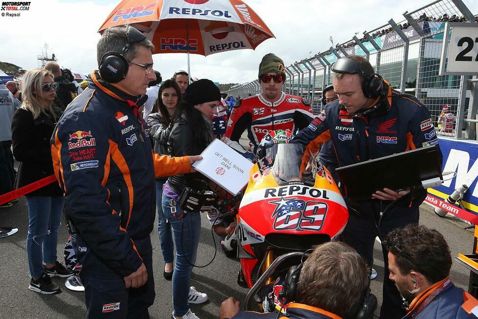 Honda nominiert Hayden für Phillip Island als Ersatzfahrer für den verletzten Dani Pedrosa. Damit kehrt der Weltmeister von 2006 in seine alte Repsol-Mannschaft zurück. Im Rennen liegt er auf Kurs zu Platz sieben, wird aber kurz vor Schluss zu Fall gebracht und kommt nur als 17. ins Ziel.