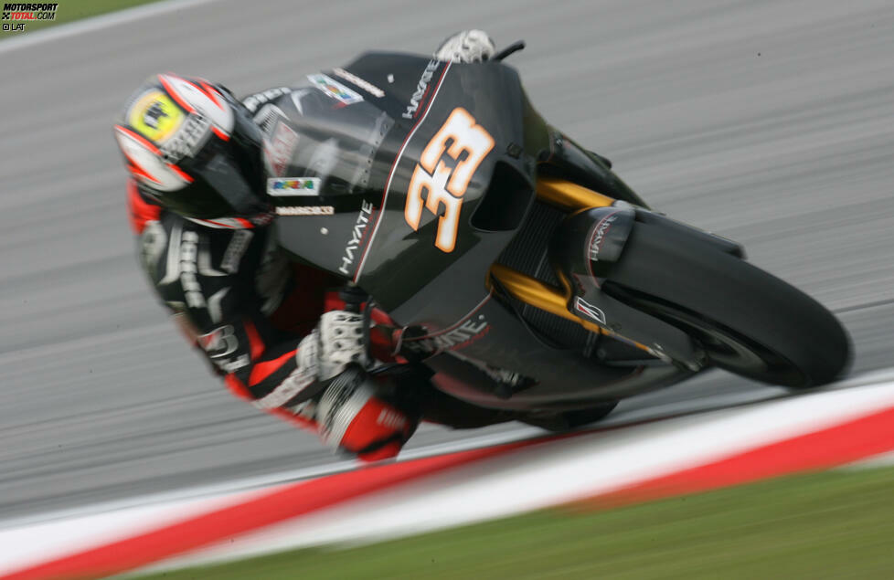 Melandri unterschreibt einen Vertrag mit Kawasaki, doch die Japaner ziehen sich wegen der Weltwirtschaftskrise aus der Motorrad-WM zurück. Im Winter 2008/09 besteht die Gefahr, dass Melandri auf der Straße steht. Schließlich erhält er ein Motorrad von Kawasaki und kann die Saison im Hayate-Team fahren, das aus den Resten der Kawasaki-Mannschaft besteht.