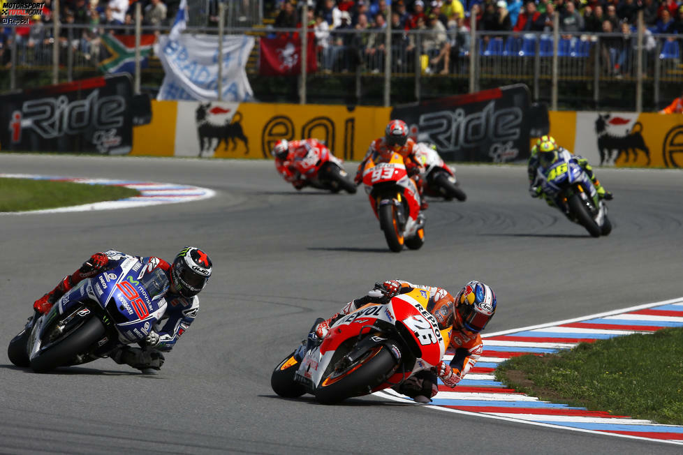 In der Saison 2014 steht Dani Pedrosa klar im Schatten seines Teamkollegen Marquez. Er feiert in Tschechien seinen einzigen Saisonsieg. Durch zwei Ausfälle in Australien und Malaysia reicht es nur zu WM-Platz vier.