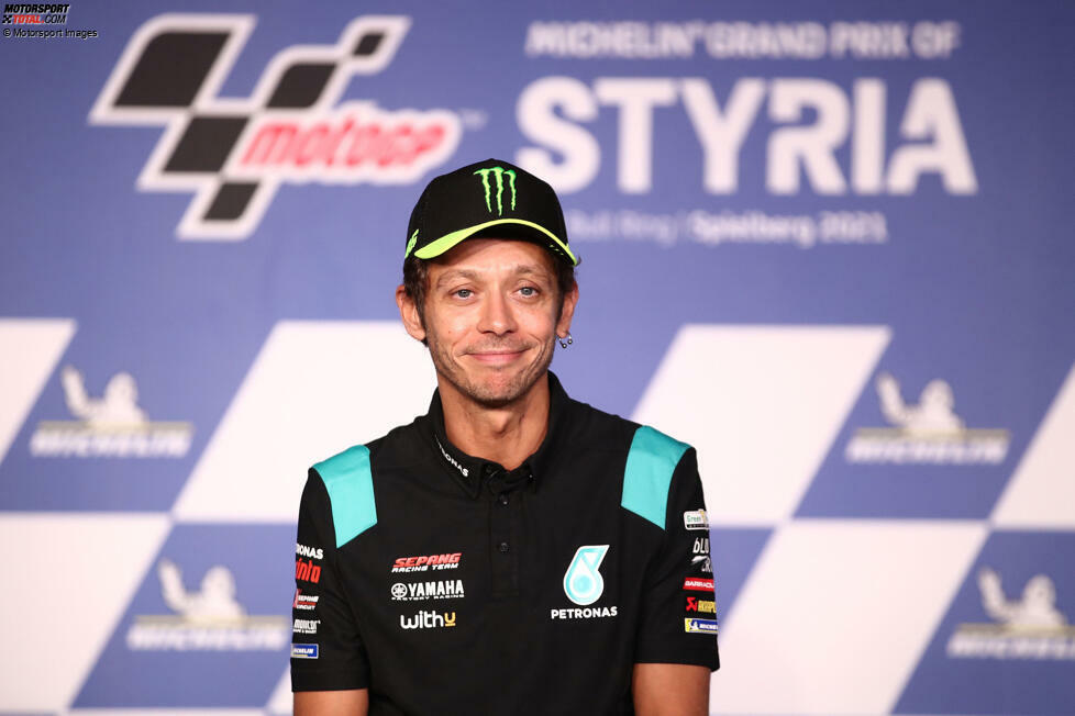 In der Sommerpause fällt Rossi seine Entscheidung. Diese verkündet er am Donnerstag vor dem Steiermark-Grand-Prix in Spielberg. Sie lautet: Rücktritt vom aktiven Motorradrennsport zum Ende der MotoGP-Saison 2021. Damit geht Rossis Karriere auf zwei Rädern nach 26 Jahren in der WM zu Ende. Für die Zukunft hat er Autorennen geplant.