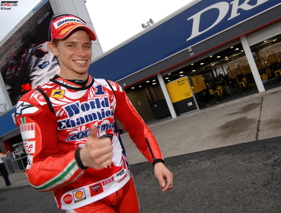 In Motegi fällt die WM-Entscheidung. Stoner wird Sechster - sein schlechtestes Saisonergebnis - und das reicht. Er ist im Jahr 2007 der erste Weltmeister mit einem italienischen Motorrad seit Phil Read mit MV Agusta 1974 erfolgreich war.