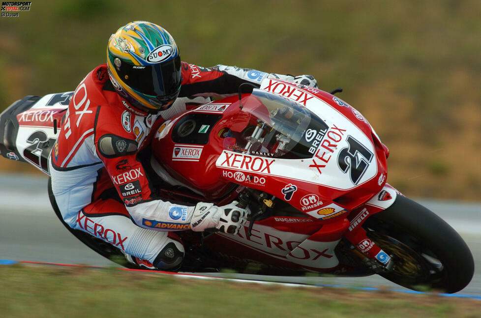 Viel erfolgreicher ist Bayliss in der Superbike-WM. 2006 kehrt er zu Ducati zurück und wird mit zwölf Saisonsiegen zum zweiten Mal Weltmeister.