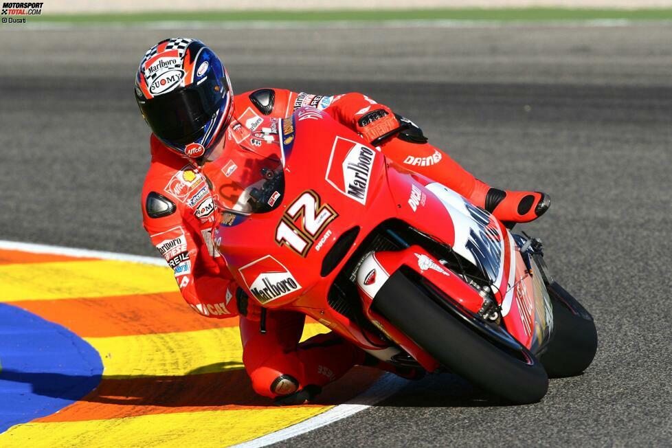 2004 ist allerdings ein schwieriges Jahr. Die Ducati ist nicht einfach zu fahren und Bayliss stürzt mehrmals. Nur ein Podestplatz beim Saisonfinale (Valencia) ist zu wenig, Ducati entlässt den Australier.