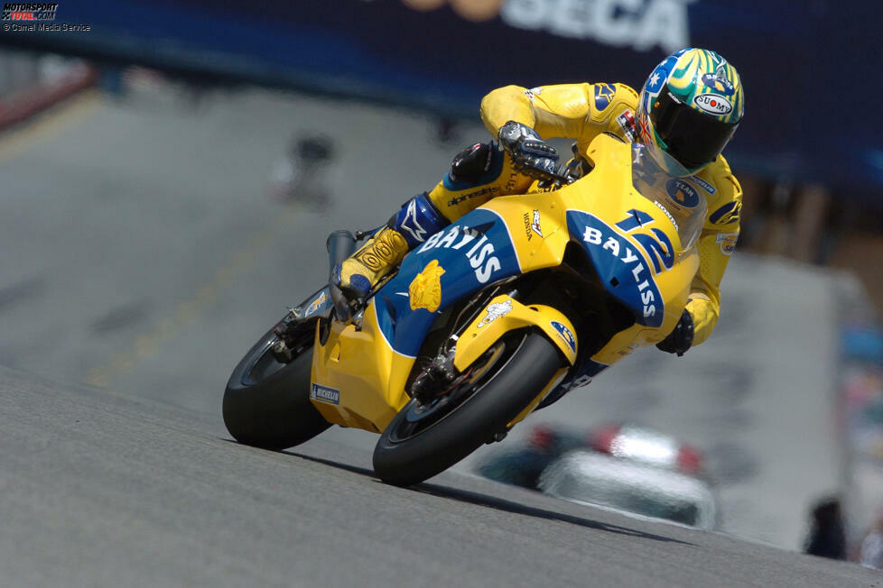 Nach der Entlassung kommt Bayliss für 2005 bei Pons-Honda unter. Durch eine Armverletzung muss er die letzten sechs Rennen aber auslassen und verabschiedet sich aus der MotoGP-Szene.