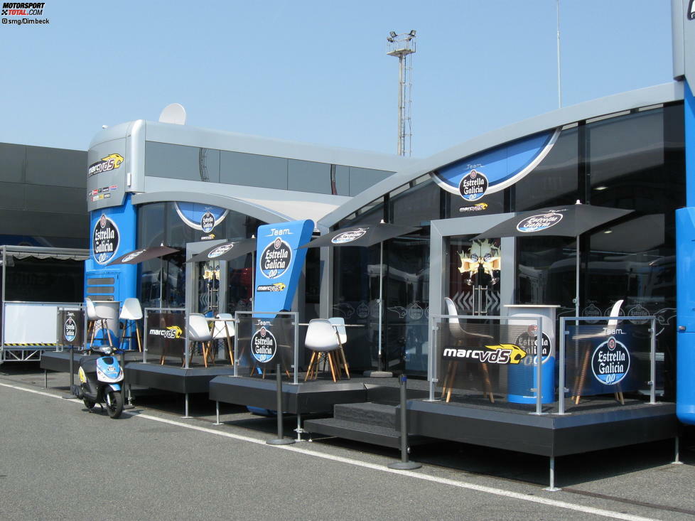 Marc VDS und Estrella Galicia sind in einer Hospitality vereint. Neben Scott Redding sind hier auch die Moto2-Fahrer Tito Rabat und Alex Marquez anzutreffen sowie die Moto3-Fahrer Fabio Quartararo und Jorge Navarro.