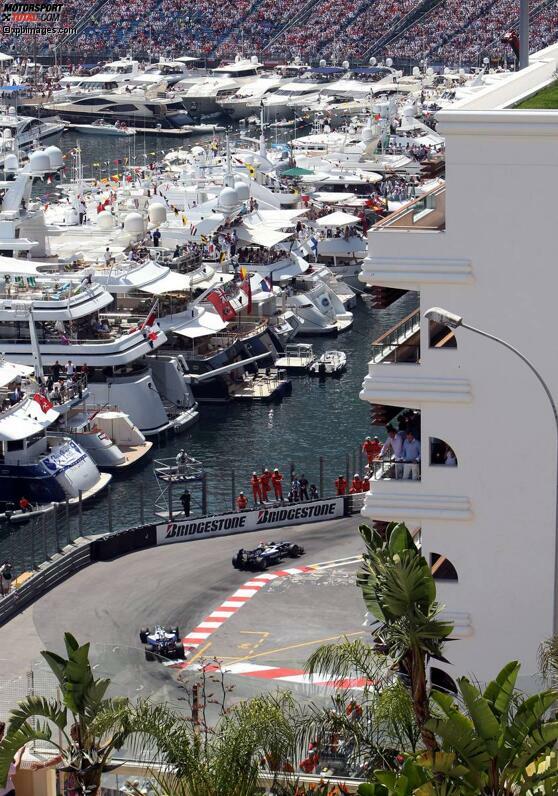 #8: Monaco. Ähnlich wohlhabend wie in den Golfstaaten genießt man Motorsport auch in Monaco. An das Erdbeben im Champagnerglas hat man sich dabei über viele Jahre hinweg gewöhnt und so lässt es sich freimütig von der Yacht oder dem Balkon eines Luxus-Apartments winken. Zum Sehen und Gesehen werden gibt es kaum einen besseren Ort.
