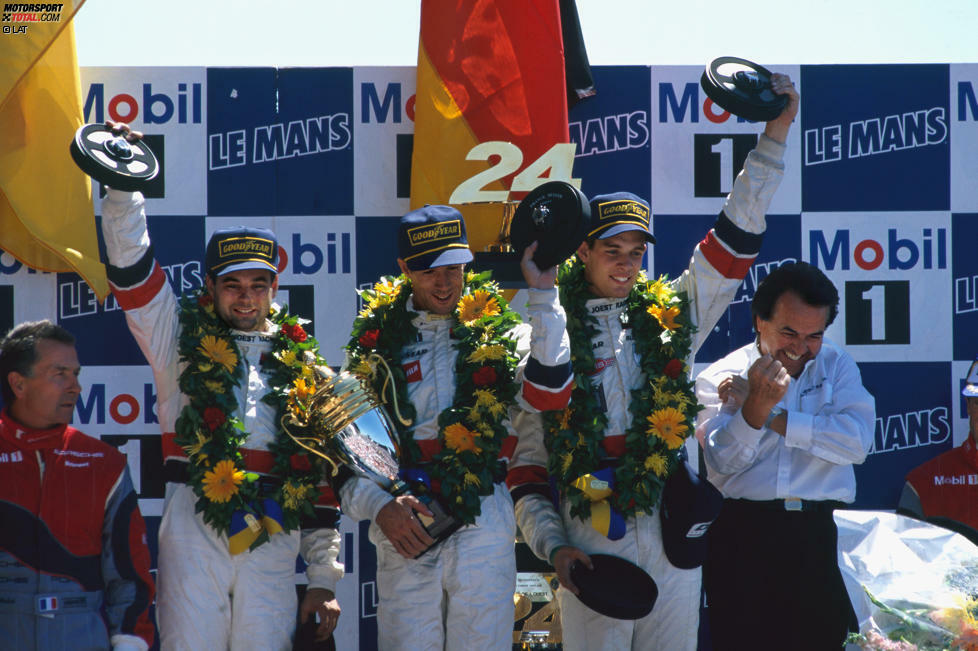 ...die 24 Stunden von Le Mans gewinnt! Und sich so mit 22 Jahren bis heute zum jüngsten Sieger des Klassikers an der Sarthe krönt. Auch in der Formel 1...