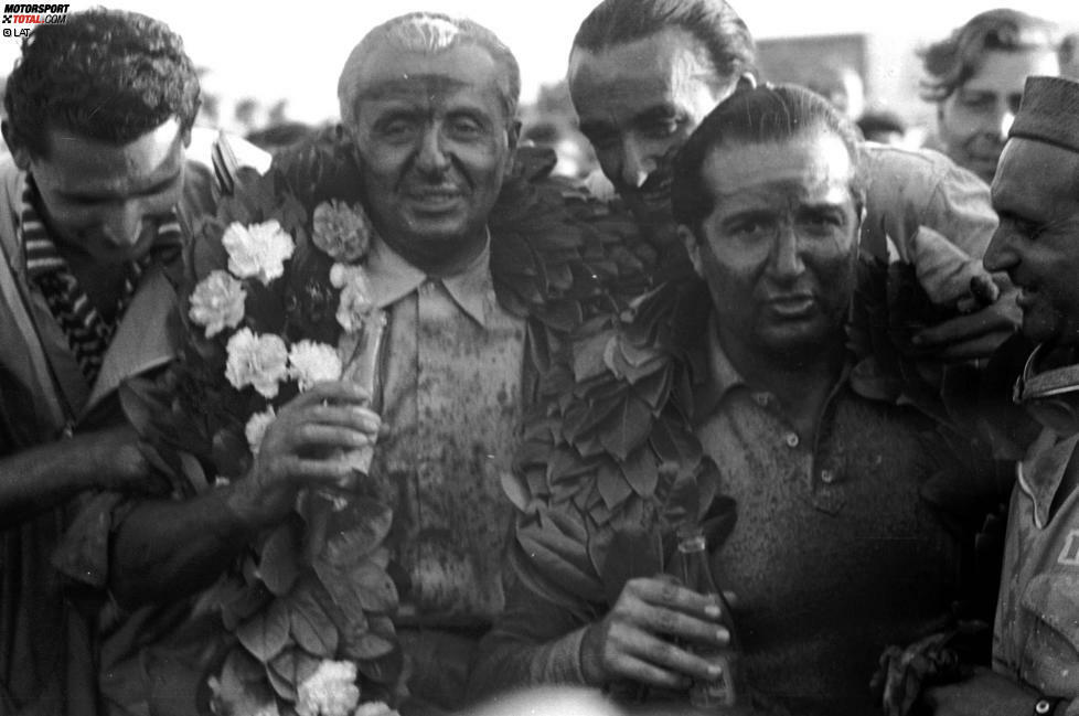 Während des zweiten Weltkriegs gründete Alberto Ascari eine Familie und betrieb in seiner Heimatstadt Mailand eine Autowerkstatt. Dort lernte er auch den neun Jahre älteren Rennfahrer Luigi Villoresi kennen, mit dem Ascari später eine enge Freundschaft verband.
