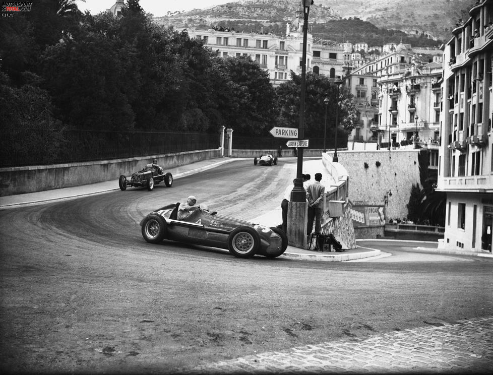 Mit dem Grand Prix von Monaco 1950 beginnt die Erfolgsgeschichte von Juan Manuel Fangio in der Formel 1. Gleich im zweiten Rennen der Geschichte gelingt dem Argentinier am Steuer eines Alfa Romeo der erste Sieg.