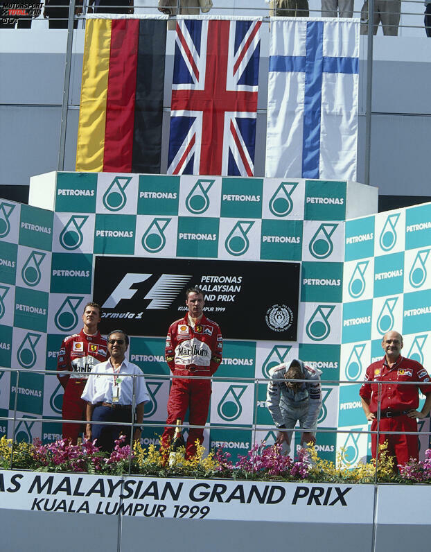 Das erste Rennen gewann Eddie Irvine mit Ferrari. Für den Nordiren sollte es der letzte seiner insgesamt vier Grand-Prix-Siege sein. Diese gelangen ihm alle in der Saison 1999, in der er bis zum Finalrennen mit McLaren-Pilot Mika Häkkinen um den WM-Titel kämpfte, am Ende aber um zwei Punkte unterlag.