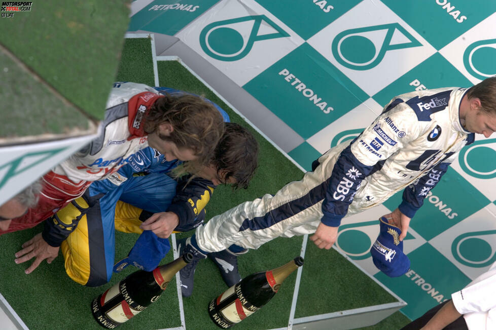 Während Schumacher (Ferrari) und Vettel (Red Bull) ihre drei Siege immer mit dem gleichen Team feierten, siegte Alonso mit drei verschiedenen Rennställen in Malaysia. Beim ersten Sieg 2005 fuhr er für Renault, beim zweiten 2007 für McLaren und beim dritten 2012 für Ferrari. Räikkönen gewann 2003 mit McLaren und 2008 mit Ferrari.