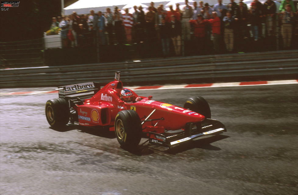 #1 Michael Schumacher (Ferrari): Der treueste Formel-1-Pilot aller Zeiten ist gleichzeitig auch der erfolgreichste: Michael Schumacher sammelte bei Jordan und Benetton erste Formel-1-Erfahrungen - und Titel - und wagte 1996 den Schritt zur Scuderia. Bis zu seinem ersten Formel-1-Rücktritt Ende 2006 holte Schumacher in elf Ferrari-Jahren bei 179 Starts 72 Siege und fünf WM-Titel - Einsame Spitze!