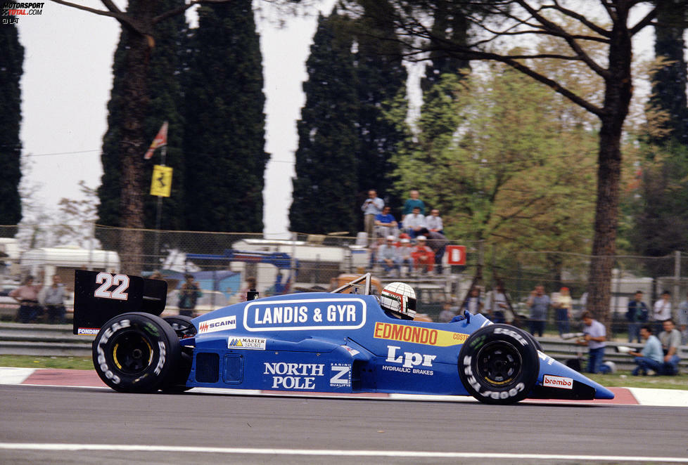 1987: Es kommt noch schlimmer: Mit der Einführung des neuen Saugmotorreglements erhält Osella zusätzliche Konkurrenz. Ankommen ist weiterhin ein Glücksspiel und gelingt genau einmal mit Alex Caffi beim zweiten Rennen in Imola. Je länger die Saison dauert, umso größer wird der Frust: Gegen Saisonende wird es zum Glücksspiel, sich überhaupt zu qualifizieren.

Beste Platzierung: 12.