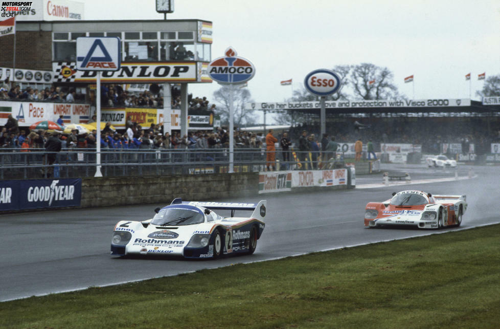 1982 hat Bellof bereits zweimal im Sportwagen von Kremer-Porsche gesessen, im Folgejahr holt ihn das Werk in den 956 an die Seite der Platzhirschen Jacky Ickx, Derek Bell und Jochen Mass. Der Youngster fährt sofort alles in Grund und Boden. Beim ersten Rennen in Silverstone düpiert er die Konkurrenz mit Fabelzeiten in den Trainings und einer sensationellen Vorstellung im anfangs nassen Rennen.