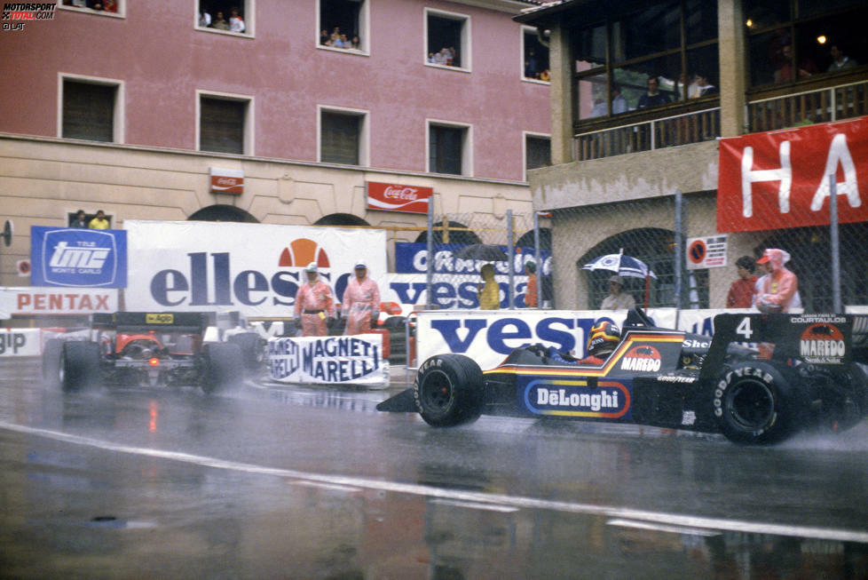 Trotz mangelnder Motorpower liefert Bellof eine riesige Show im Grand Prix von Monaco 1984. Im Regen jagt er durch das Fürstentum, macht sich im Paarlauf mit einem gewissen Ayrton Senna (Toleman) auf die Verfolgung des führenden Alain Prost (McLaren) - bis zum Abbruch. Bellof wird auf Rang drei gewertet, ist später aber stinksauer auf jenen Mann, der das Rennen vorzeitig abbrach: Jacky Ickx.