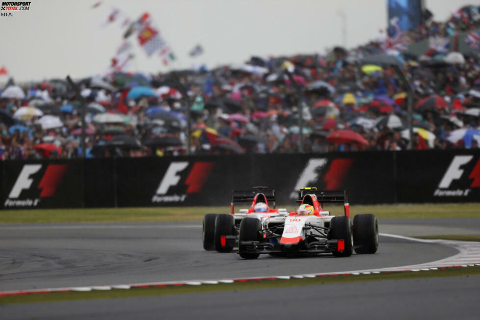 Das beste Teamergebnis fährt Manor mit P12/13 in Silverstone ein. Trotzdem ist es für Stevens der Tiefpunkt der Saison: Manor wechselt zu früh auf Intermediates, der britische Lokalmatador fährt sich den Frontflügel kaputt, muss Teamkollege Roberto Merhi (WM-19. mit 0 Punkten) vorbeilassen - ausgerechnet vor eigenem Publikum eine seiner seltenen Niederlagen. Für Merhi wiederum ist Silverstone das beste Saisonergebnis.