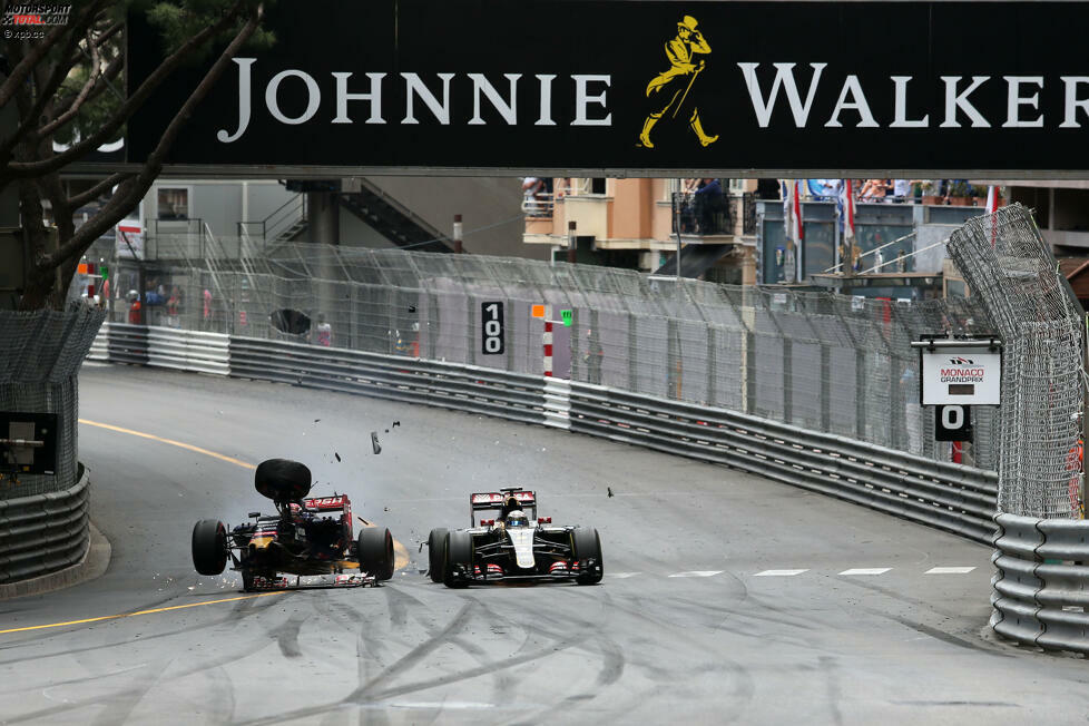 In Monaco fährt Verstappen mit Supersoft-Reifen an einem Gegner nach dem anderen vorbei und führt die Regel, man könne dort nicht überholen, ad absurdum. Endstation ist aber bei Romain Grosjean, der nicht mitspielt - es kommt zum Crash bei Start und Ziel. Verstappen zeigt sich uneinsichtig, sieht die Schuld nicht bei sich - und steht zum ersten Mal in der Kritik.