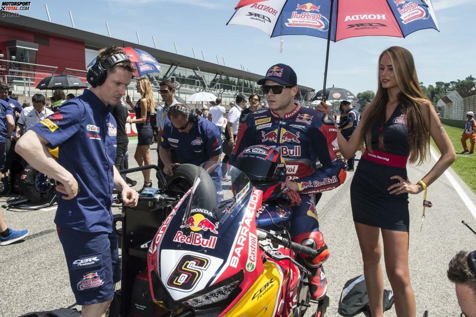 Das Jahr entwickelt sich aber zum Desaster. Die neue Fireblade ist nicht konkurrenzfähig, Hayden verunglückt bei einem Verkehrsunfall tödlich. Bradl hat mit Verletzungen zu kämpfen und verlässt er die Superbike-WM am Saisonende.