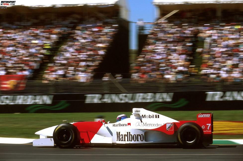 #08: Mika Häkkinen (1996). Er lässt keinen einzigen Grand Prix aus und doch hängt die Karriere des Mika Häkkinen im Winter 1995/1996 am seidenen Faden: Im Saisonfinale in Adelaide beklagt der Finne im Qualifying einen Reifenschaden, verliert die Kontrolle über den McLaren MP4-10 und schlägt seitlich in die Mauer ein. Formel-1-Rennarzt Sid Watkins rettet sein Leben, indem er noch an der Unfallstelle einen Luftröhrenschnitt durchführt, um Häkkinen trotz stark geschwollener Zunge das Atmen zu ermöglichen. Noch schlimmer: Er erleidet ein Schädel-Hirn-Trauma und befindet sich kurzzeitig im Koma. Als die neue Saison - wieder in Australien - beginnt, ist Häkkinen zurück. Er wird Fünfter und holt später zwei WM-Titel.