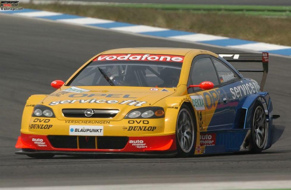 #9: Opel Astra, 2003. Gelb, Blau und ein bisschen Rot. Mit einer solchen Farbgebung fuhr Joachim 