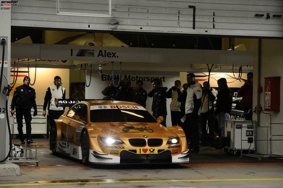 2012, drei Jahre nach seinem letzten WTCC-Rennen, ermöglichte BMW Alessandro Zanardi einen Test im aktuellen DTM-Auto - und das in Sonderfarben. Um seinen Titelgewinn bei den Paralympics zu feiern, fuhr Zanardi in Gold und Weiß.