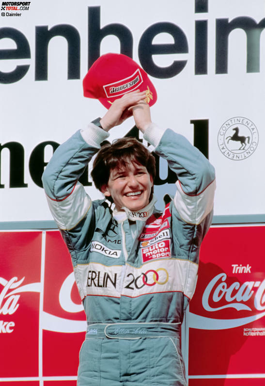 1992 siegt Ellen Lohr am Hockenheimring. Sie ist die einzige Fahrerin, der dieses Kunststück gelingt.