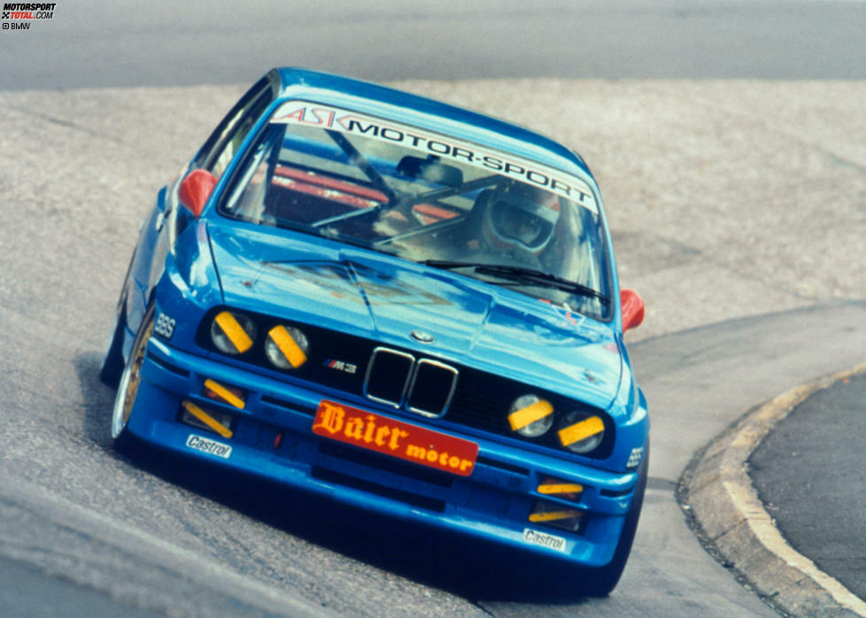 Ob bei der Einfahrt ins Karussell mit Hans Kalaschek (BMW) im Jahr 1988...
