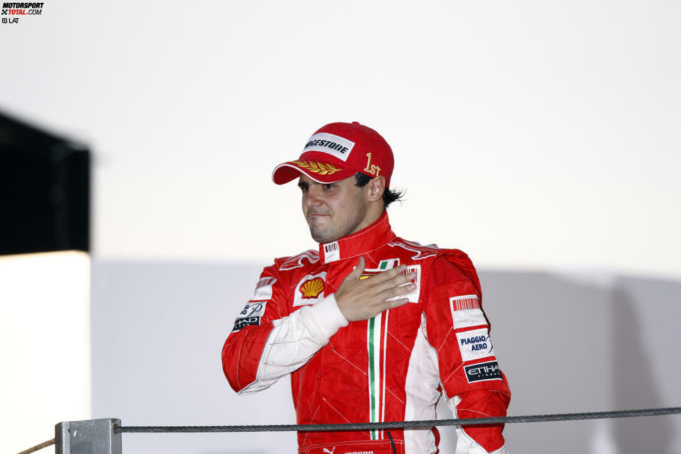 Platz 5: Felipe Massa ist 2008 der Leidtragende im engsten WM-Finale aller Zeiten. Der Brasilianer gewinnt sein Heimrennen in Interlagos und wähnt sich bereits als Champion. Doch weil Lewis Hamilton Timo Glock auf den letzten Metern noch überholt, ist der Brite Weltmeister. Für Massa ist es gleichzeitig der letzte Formel-1-Sieg. 2009 wird er in Ungarn bei hoher Geschwindigkeit von einer losgelösten Metallfeder eines Brawn-Autos erwischt und schwer am Kopf verletzt. Zu seiner Form von 2008 findet der damalige Ferrari-Pilot nicht wieder zurück. Gesamtbilanz: Elf Siege, eine Vizeweltmeisterschaft.