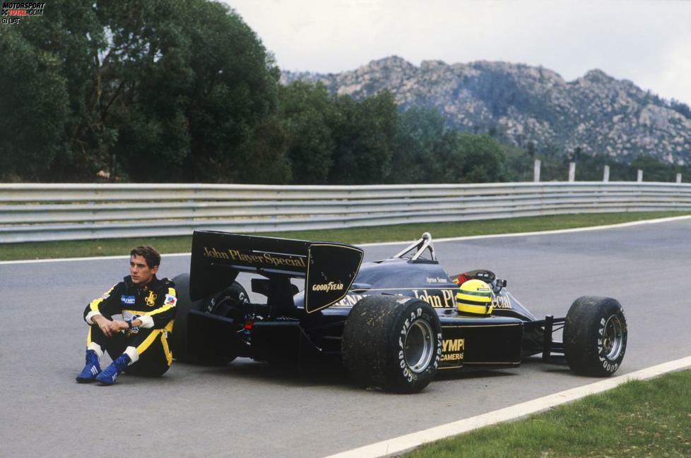 Der Auftakt ins denkwürdige Estoril-Wochenende 1985, an dem er seine erste Pole-Position und seinen ersten Sieg einfährt, misslingt Ayrton Senna. Im Freien Training am Freitag muss der Brasilianer seinen Lotus-Renault 97T mit technischem Defekt abstellen.