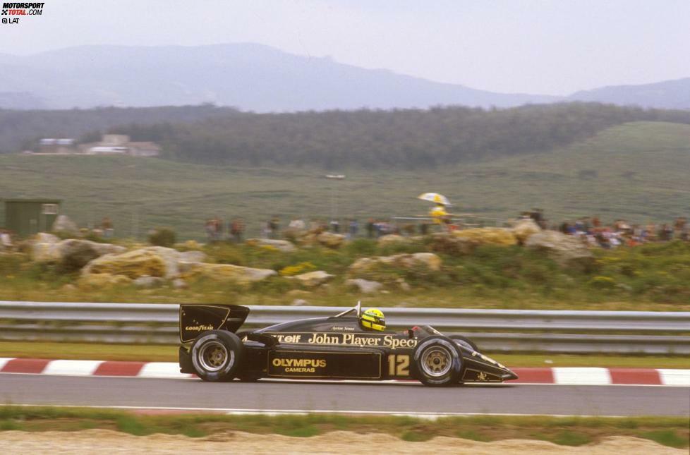 Im Qualifying am Samstag fährt Senna auf trockener Strecke eine Fabelzeit von 1:21.007 Minuten und sichert sich die erste seiner insgesamt 65 Pole-Positions. McLaren-Pilot Alain Prost ist als Zweitschnellster der Zeitenjagd 0,413 Sekunden langsamer. Sennas Lotus-Teamkollege Elio de Angelis weist als Viertschnellster satte 1,152 Sekunden Rückstand auf.