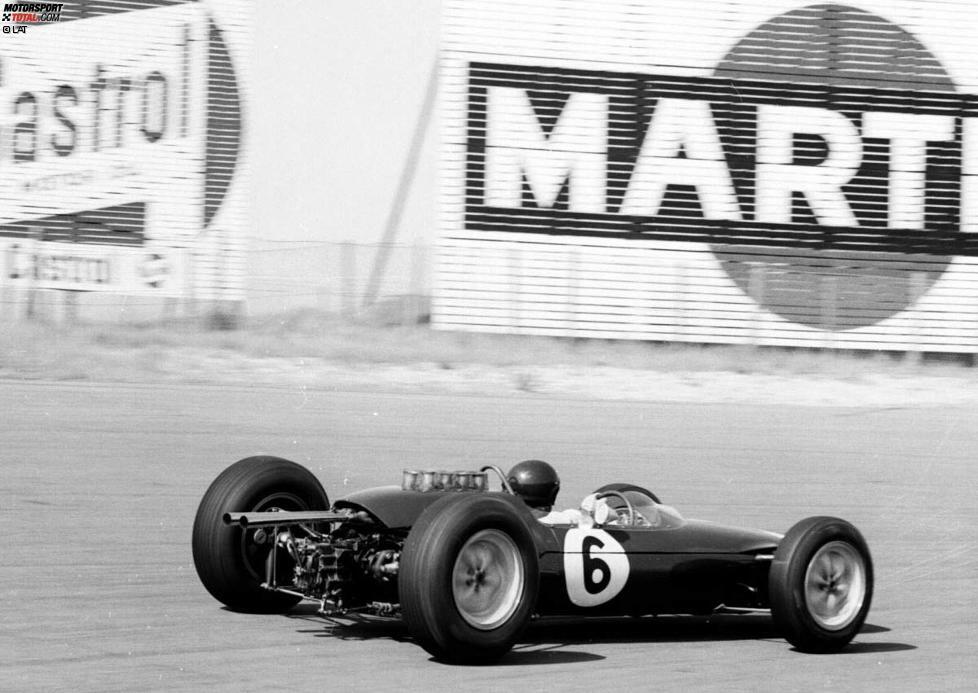 #7 Jim Clark 165 Runden (Belgien, Niederlande und Frankreich 1963): Obwohl er den Grand Prix von Belgien 1963 in Spa-Francorchamps nur von Startplatz acht in Angriff nimmt, liegt Jim Clark (Lotus) am Ende der ersten Runde auf Platz eins. Der Schotte gibt die Führung bis ins Ziel nicht mehr ab und feiert beim anschließenden Grand Prix der Niederlande in Zandvoort einen Start/Ziel-Sieg von der Pole-Position. Beim Grand Prix von Frankreich in Reims wiederholt er das Kunststück. Mit dem Frankreich-Sieg aber endet Clarks Serie an Führungsrunden, obwohl er auch beim anschließenden Grand Prix von Großbritannien in Silverstone von der Pole startet. Die ersten drei Führungsrunden des Rennens verbucht nämlich Jack Brabham (Brabham), bevor Clark übernimmt und zum Heimsieg fährt.