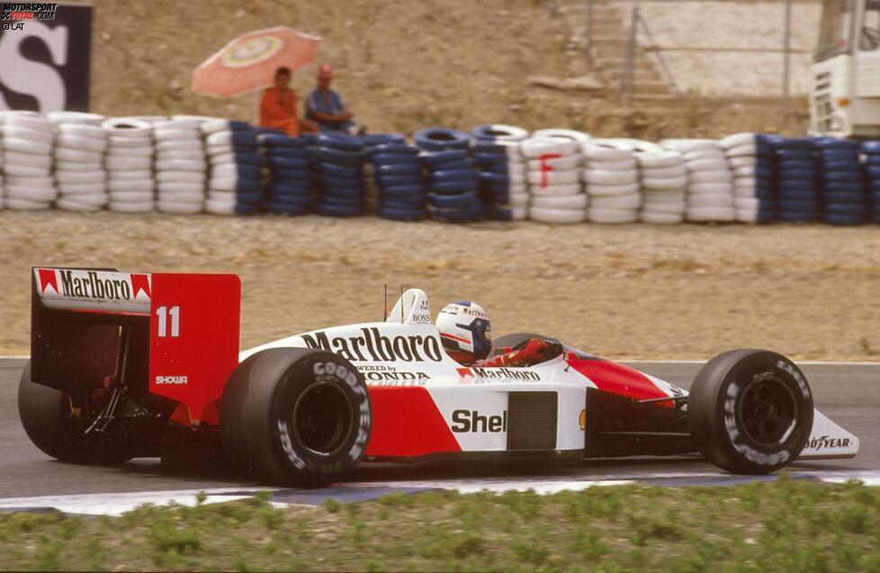 #10 Alain Prost 156 Runden (Portugal, Spanien und Japan 1988): Beim Grand Prix von Portugal 1988 in Estoril steht Alain Prost (McLaren) auf der Pole-Position, doch die erste Führungsrunde im Rennen geht an seinen von Position zwei gestarteten Teamkollegen Ayrton Senna. In der zweiten Runde übernimmt der Franzose die Spitze und gibt sie bis ins Ziel nicht mehr ab. Beim Grand Prix von Spanien in Jerez steht Senna auf der Pole, doch diesmal ist es Prost, der den besseren Start hat. Der 