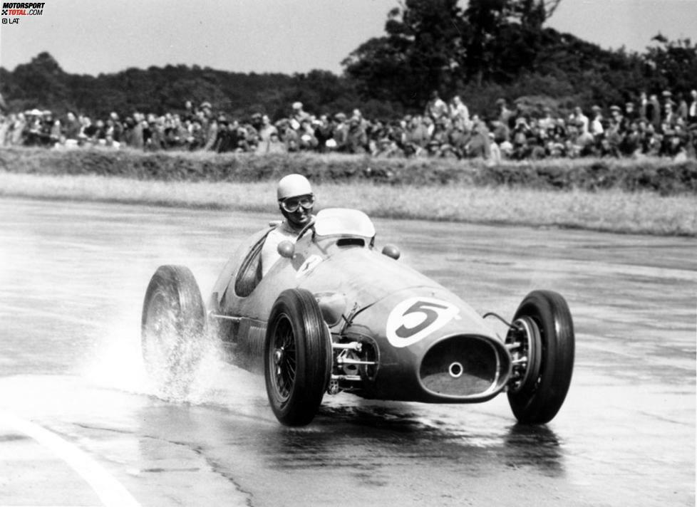 #7 Alberto Ascari 1953: Ein Jahr nach seinem ersten Titelgewinn lässt der Italiener seinen zweiten folgen und setzt in puncto Pole-Position-Quote noch einen drauf. Inklusive Indy 500 werden neun Rennen gefahren. Ascari nimmt mit dem Ferrari 500 acht in Angriff und startet dabei sechsmal von der Pole: 75 Prozent.