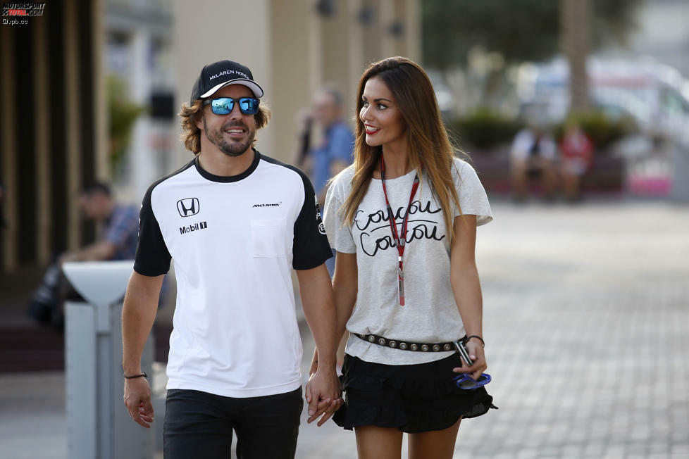 Auch Fernando Alonso kommt mit (höchst attraktiver) weiblicher Entourage: Seine Freundin Lara Alvarez, ein spanischer TV-Star, war vor dem Formel-1-Fahrer mit Real-Madrid-Verteidiger Sergio Ramos liiert.