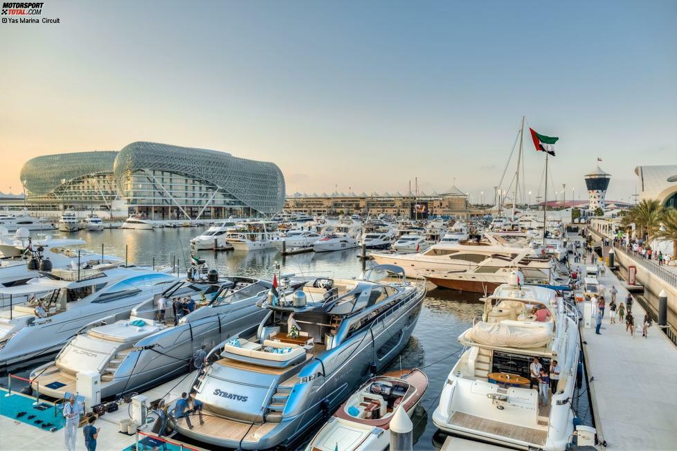 Neben Monaco und Singapur ist Abu Dhabi inzwischen das dritte Society-Highlight des Formel-1-Kalenders. Der direkt neben dem Fahrerlager liegende Hafen ist Heimat der Reichen und Schönen mit ihren Jachten - und wird jede Nacht zur Partymeile, mit lauter Musik und betrunkenen Fans.