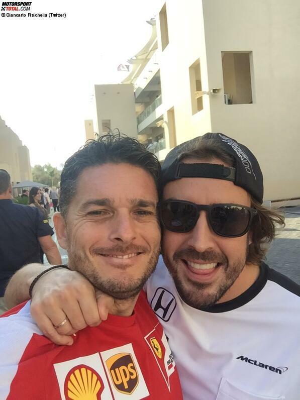 Wir schließen die Backstage-Saison 2015 mit den zwei besten Selfies des Wochenendes. Erstens: Giancarlo Fisichella und Fernando Alonso. Die beiden ehemaligen Renault-Teamkollegen sind heute gut befreundet. Das war, wir erinnern uns, nicht immer so.
