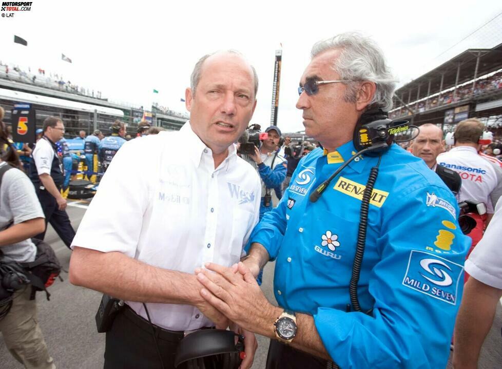 McLaren und Renault kämpfen zu diesem Zeitpunkt um die Weltmeisterschaft - und beide sind auf Michelin-Reifen unterwegs. Ron Dennis und Flavio Briatore gelten zwar beide als vom Erfolg besessen, doch in diesem Fall sind auch die zwei Alphatiere (und alle anderem Teambosse der Michelin-Teams) sich einig: Die Sicherheit der Piloten steht im Vordergrund, ohne eine Schikane wird es kein Rennen unter Beteiligung der Michelin-Teams geben.