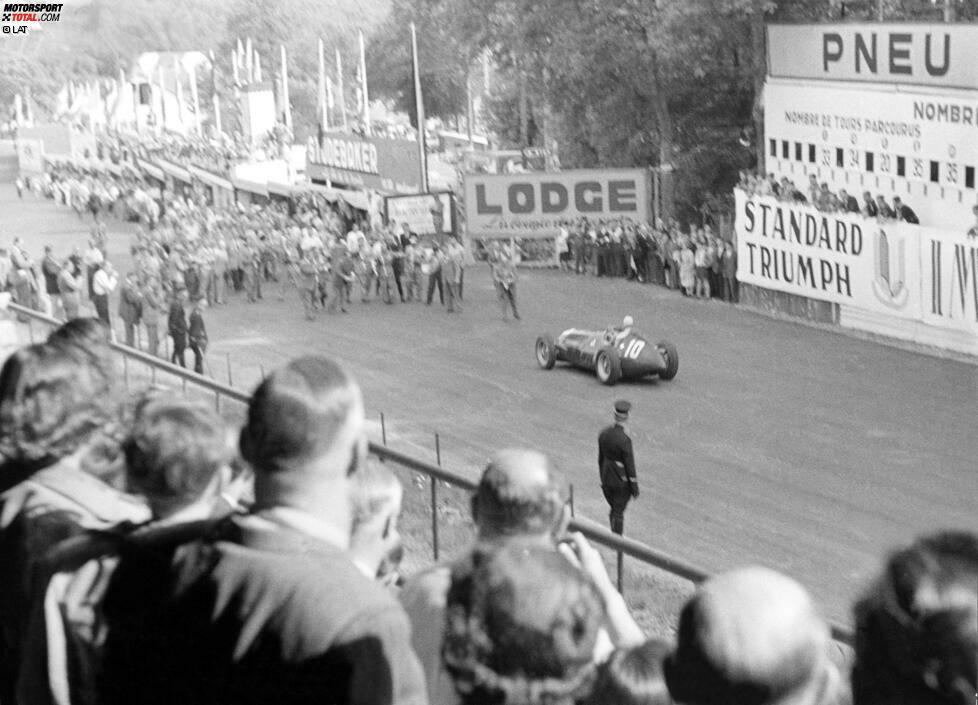 Der Große Preis von Belgien wird zum 60. Mal im Rahmen der Formel-1-Weltmeisterschaft ausgetragen. Obwohl das Rennen bereits bei der ersten WM im Jahr 1950 dabei war (Foto), ist der Austragungsort etwas sprunghaft und das Rennen fehlte in den Jahren 1957, 1959, 1969, 1971, 2003 und 2006. Von den 59 Rennen fanden 47 in Spa statt, zehn in Zolder und zwei auf dem Kurs in Nivelles.