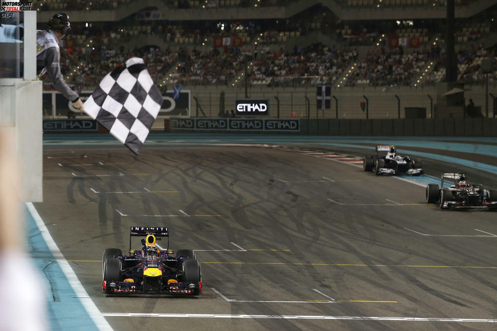 Das erfolgreichste Team in Abu Dhabi ist Red Bull mit drei Siegen - alle von Vettel eingefahren. McLaren, Lotus und Mercedes haben je einen Sieg auf dem Konto. Auch in Sachen Podiumsplatzierungen steht Red Bull mit sechs an der Spitze, McLaren folgt mit vier, während Ferrari, Mercedes und Williams je zwei vorzuweisen haben.