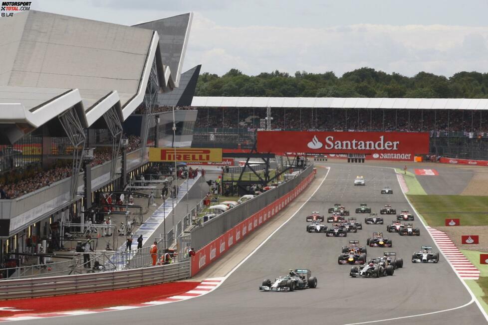 Mit 5,891 Kilometern ist Silverstone der zweitlängste Kurs im Kalender 2015, wenn auch nicht mit großem Abstand. Russlands Kurs in Sotschi ist nur 43 Meter kürzer, Japans Suzuka 84 Meter. Spa-Francorchamps ist mit 7,004 Kilometern die längste Strecke.