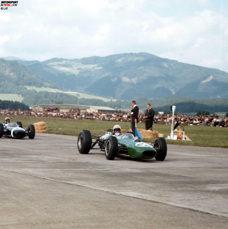 Der Große Preis von Österreich wurde an zwei Orten und auf drei Rennstrecken abgehalten. Auf dem Militärflugplatz von Zeltweg fand 1964 das erste Rennen statt. 1970 wurde der Lauf an den neugebauten Österreichring verlegt, wo er bis 1987 dauerhaft im Kalender war. Eine abgespeckte Version der Strecke hielt den wiederbelebten Österreich-Grand-Prix zwischen 1997 und 2003 ab. Umbenannt in Red-Bull-Ring, ist sie nun seit 2014 wieder Gastgeber.