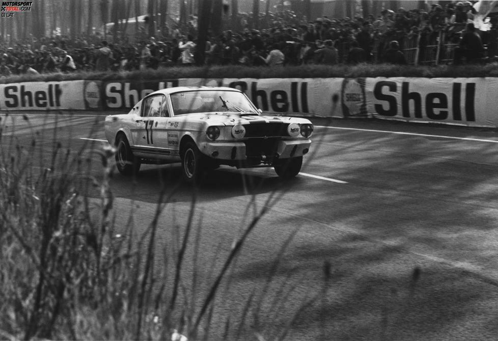 Im gleichen Jahr versuchten sich Claude Dubois und Chris Tuerlinx in der GT-Klasse. Aber der Shelby GT350 schied mit einem Getriebeschaden aus.