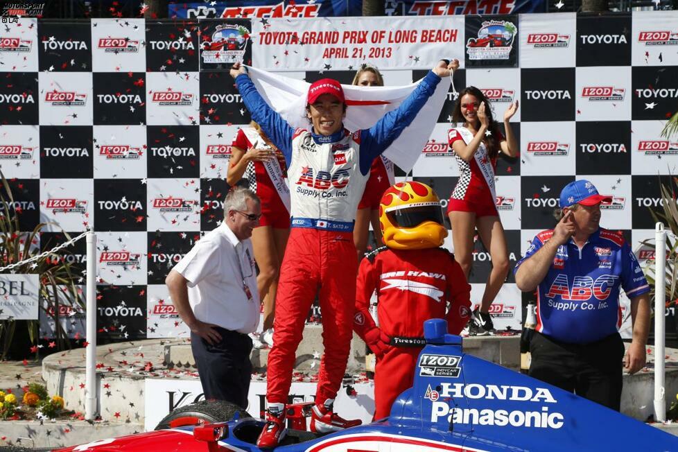 ... Takuma Sato in Long Beach 2013 in die Victory Lane fährt. Der Japaner stieß im Winter 2012/2013 zu A.J. Foyt Enterprises und ist deutlich erfolgreicher als etwa ...