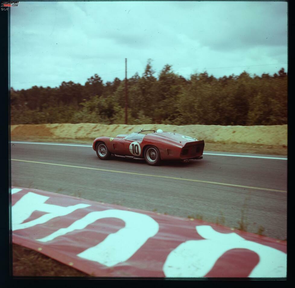 Und wieder holte sich Ferrari die Krone zurück: mit einem Frontmotor-Auto, das aufgrund seines Namens reichlich Wohlklang verbreitet. Der berühmte Testa Rossa (