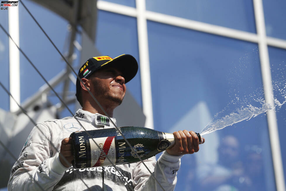 In den ersten drei Rennen fährt er zweimal auf das Podest, vor der Sommerpause folgt in Ungarn der erste Sieg für das neue Team - und sein erster ohne McLaren. Im Gesamtklassement wird Hamilton zwar erneut nur Vierter, doch die Hoffnungen ruhen auf 2014 und einem komplett neuen Reglement.
