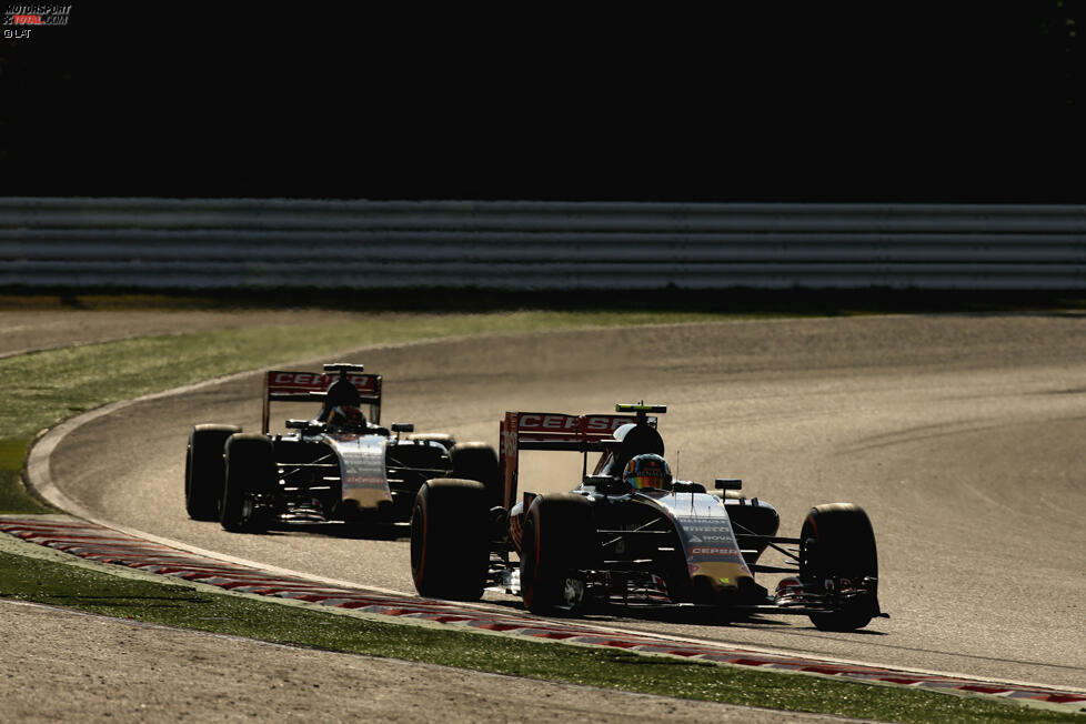 Und wieder einmal gewinnt Max Verstappen das Toro-Rosso-Duell gegen Carlos Sainz, diesmal auch ohne Stallorder-Kontroverse (wie beim vorangegangenen Rennen in Singapur). Zur Sainz' Verteidigung ist zu sagen: Der Spanier kämpfte in der Schlussphase mit Bremsproblemen. Toro Rosso holt P9 und P10.