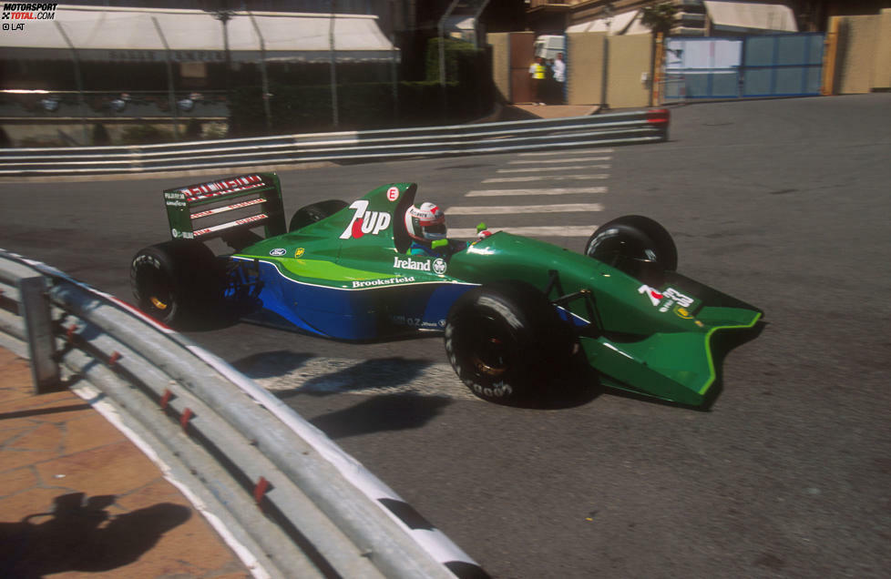 1991 steigt Jordan mit seinem 1980 gegründeten Rennstall von der Formel 3000 in die Formel 1 auf. Die ersten Punkte im Jordan 191 - damals noch im schicken Grün - fahren Andrea de Cesaris und Bertrand Gachot in Kanada mit den Plätzen vier und fünf ein. In seiner Debütsaison belegt der Rennstall am Ende des Jahres einen starken fünften Platz. Heimlicher Star der ersten Jordan-Saison ist ein Deutscher ...